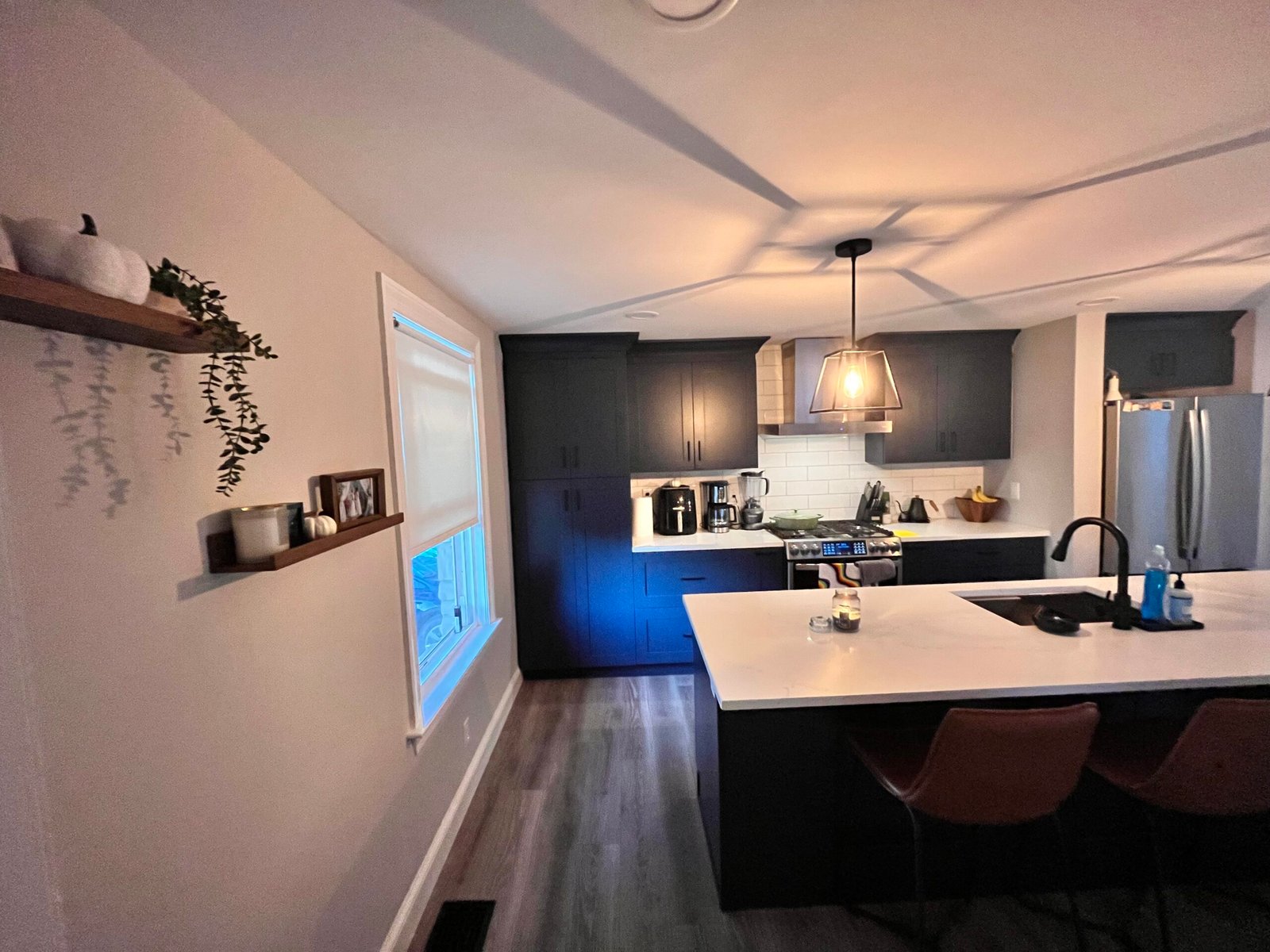 8CB1EE5E-16F5-4E2C-B9E8-661B3E0A3D4F